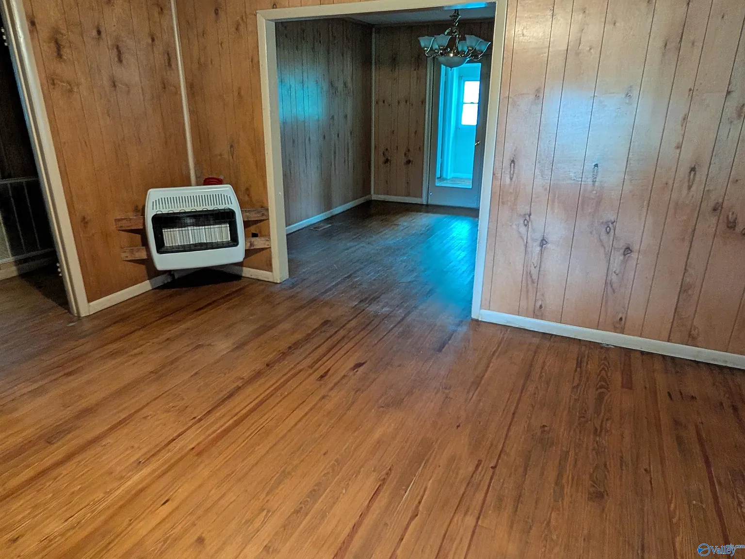 3 bed, 1.0 bath, 1500 sqft, $1,200 — Photo 4