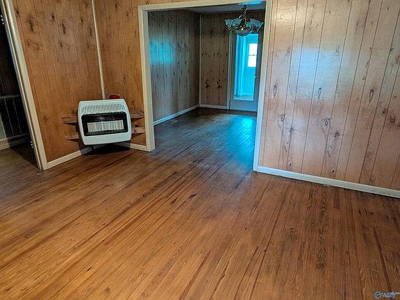 4th image of 665 Cave Spring Rd