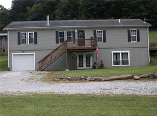 7702 Red Fox Rd, Cambridge, OH 43725