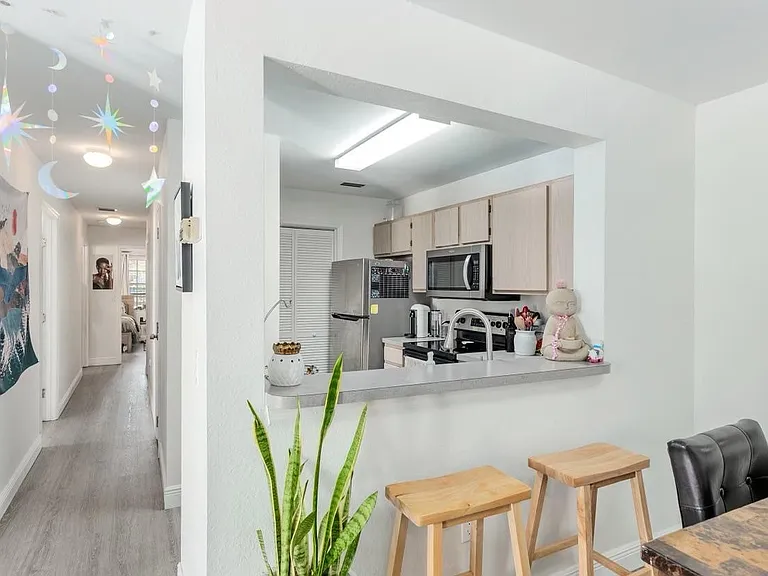 3705 SW 27th St #1211 — Photo 2