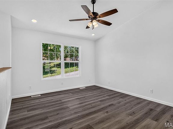 4th image of 812 Kennett St