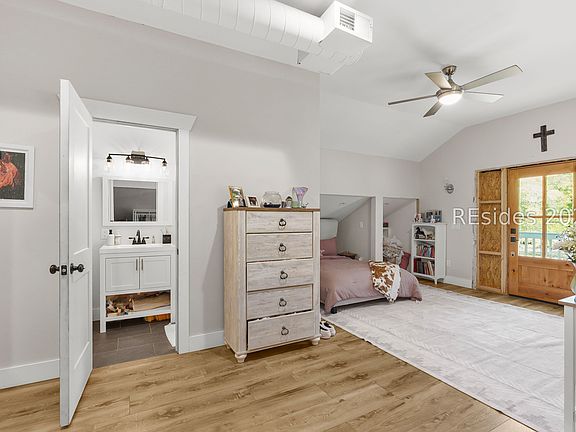 5th image of 104 Stillwell Rd