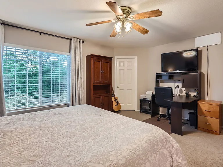 6745 Brittany Dr — Photo 15