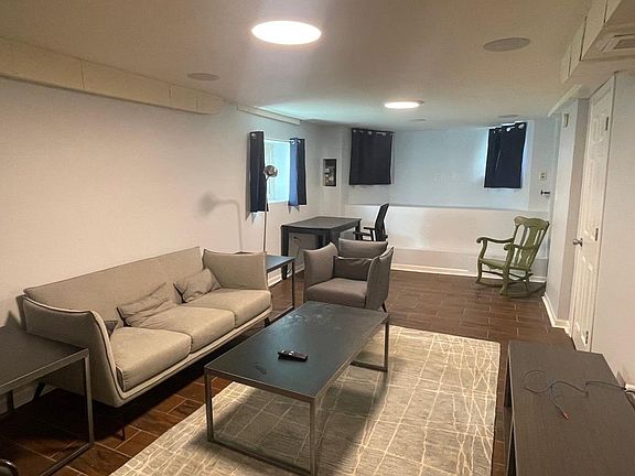 5th image of 4511 N Melvina Ave #G