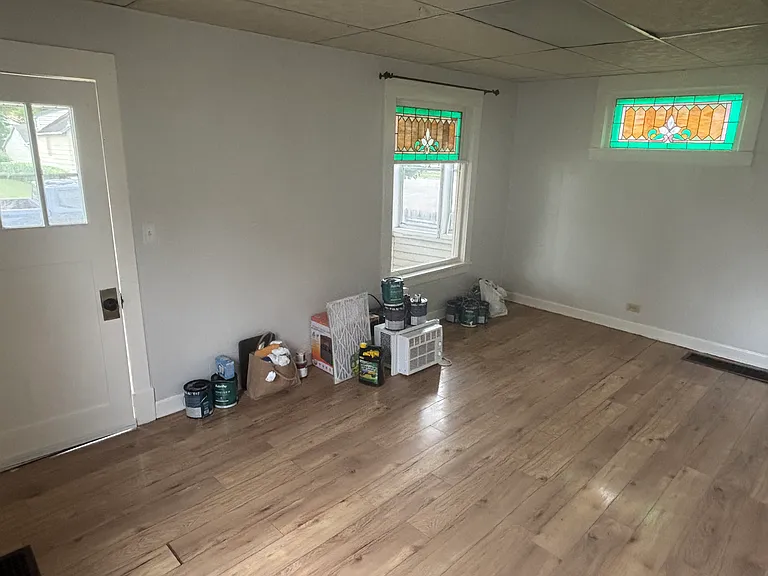 705 N Lloyd St — Photo 2