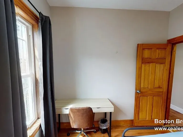 6 Cawfield St #3 — Photo 3