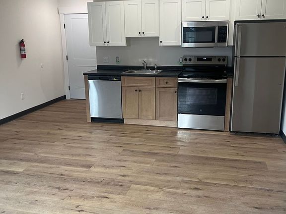 2nd image of 191 North St #4