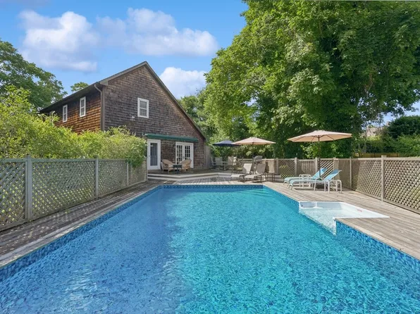 119 Bullhead Ln, Bridgehampton, NY 11932