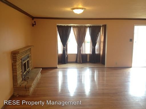 2nd image of 1059 E Luetta Dr