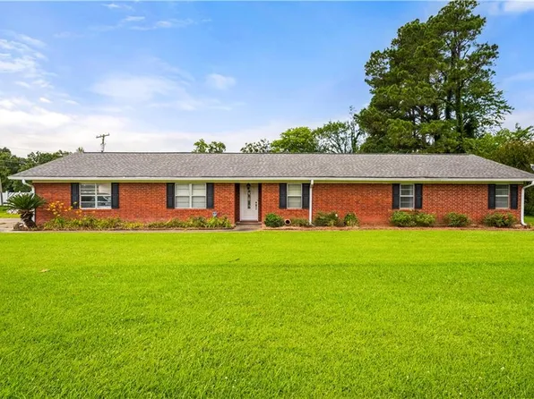 102 Jasmine St, Jonesville, LA 71343