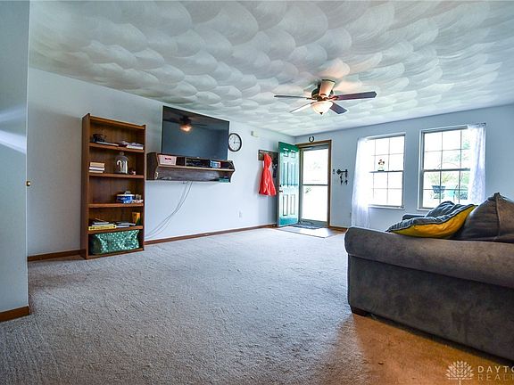 3rd image of 1330 Larrel Ln