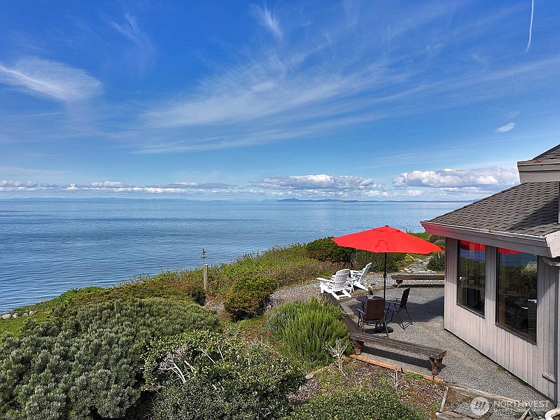 3rd image of 795 Fort Ebey Road