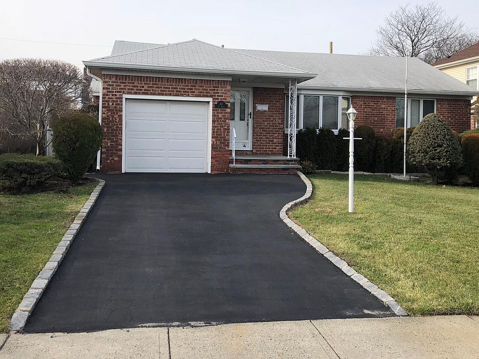 1st image of 60 Ivy Pl