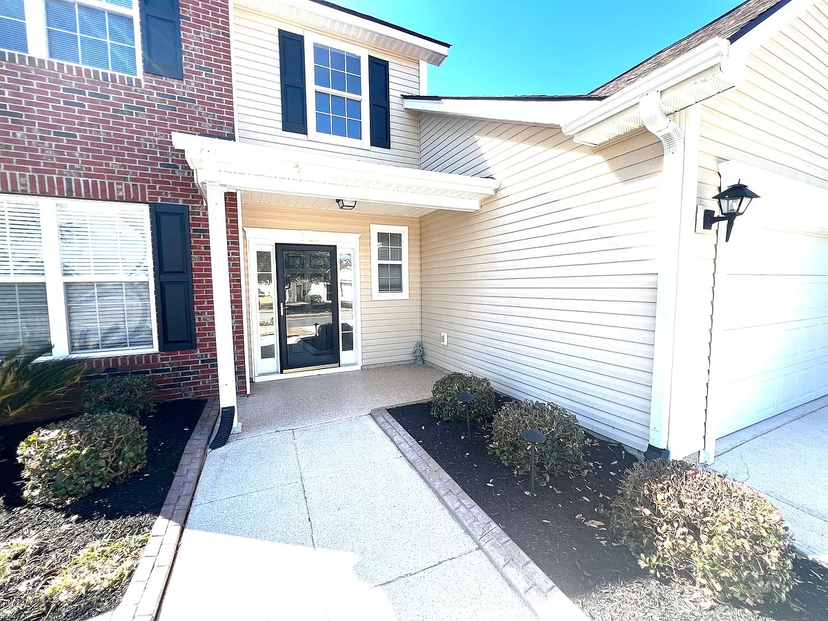 Building Photo - 351 Vermillion Dr
