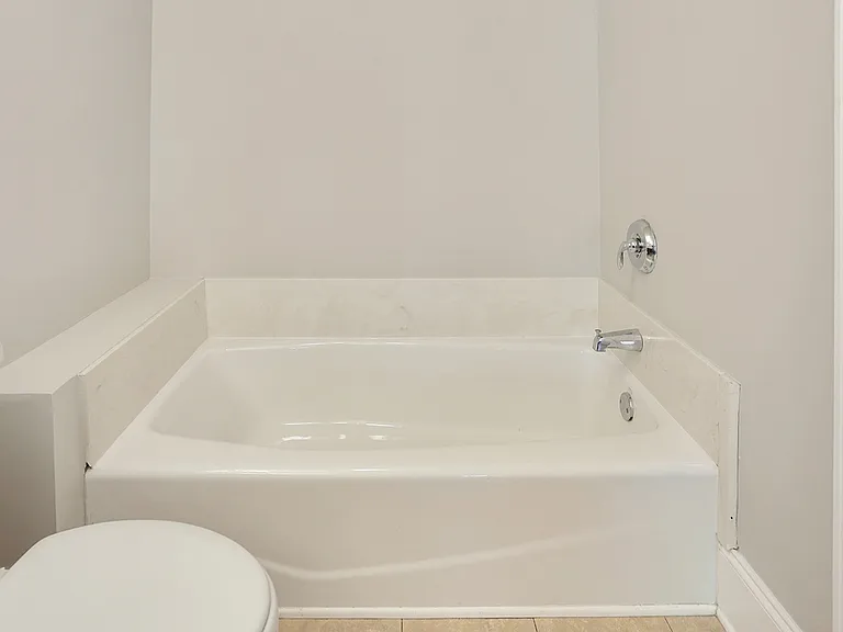 704 Kendal Ct — Photo 31