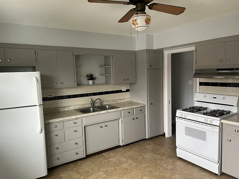 7342 W Carol St #3 — Photo 1