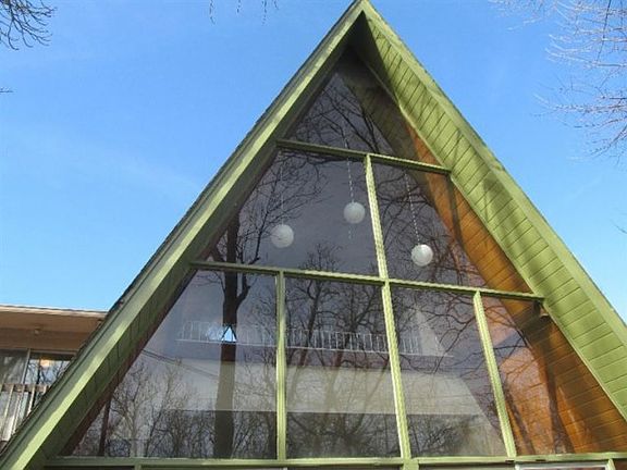 5th image of 2 Lindenwood Ln