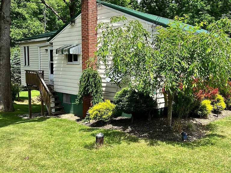 815 Soap Hollow Rd — Photo 4