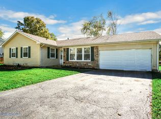 130 Kingswood Ct, Naperville, IL 60565