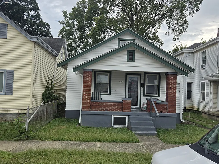 1661 Ray Combs Ave — Photo 1