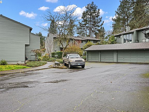 5th image of 4429 Fox Hollow Rd APT 3