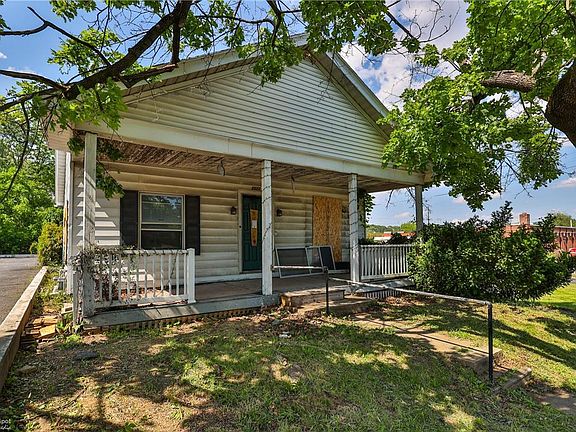 3rd image of 2523 Northampton St
