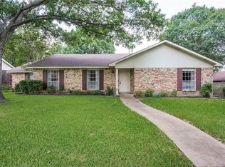 6614 Roundrock Rd, Dallas, TX 75248