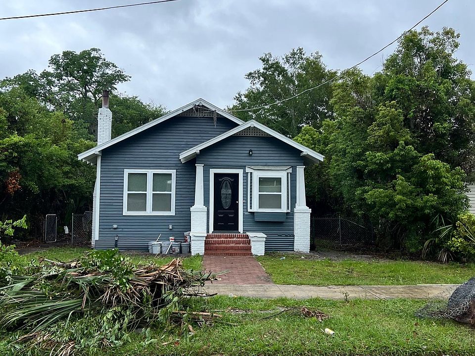 1st image of 431 W 41st St