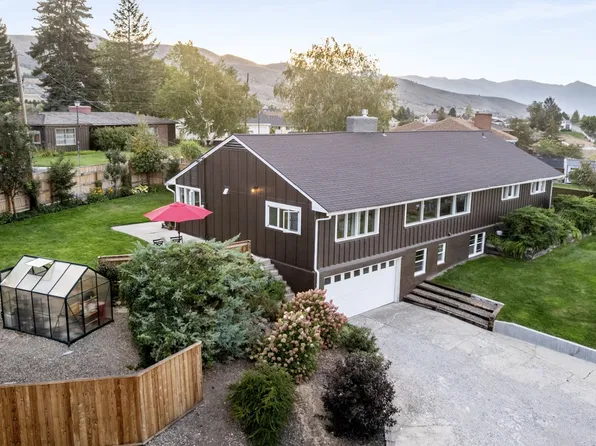 1025 Hillcrest Dr, Baker City, OR 97814