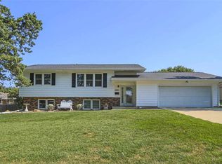 1417 Columbus Dr, Waterloo, IA 50702