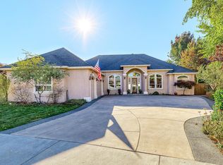 894 Arrowhead Trl, Eagle Pt, OR 97524