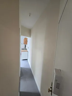 Entry / hallway, photo 1