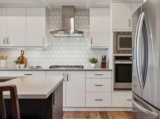 24 E Willow Park Point, Cochrane, AB T4C 2V3