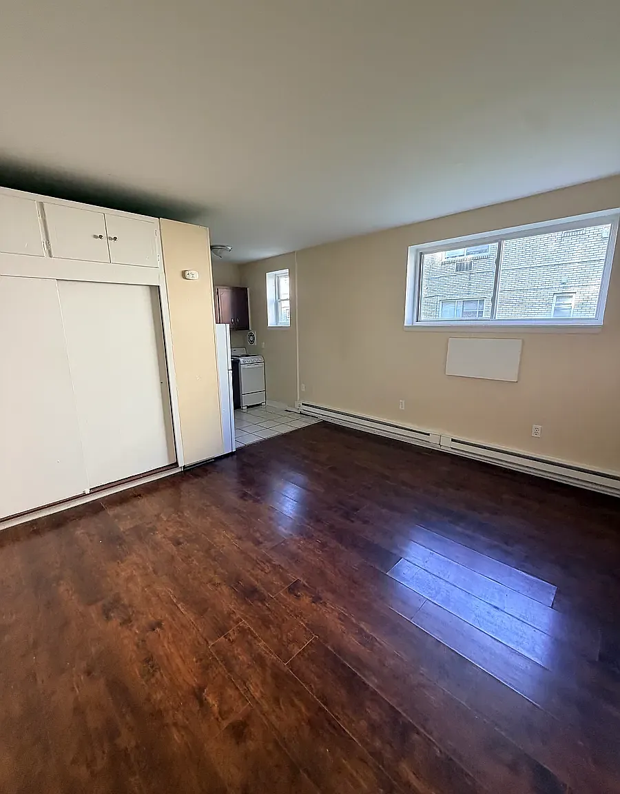 Studio, $1,100 — Photo 2