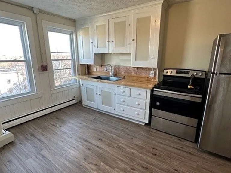 39 Hill St #201 — Photo 6