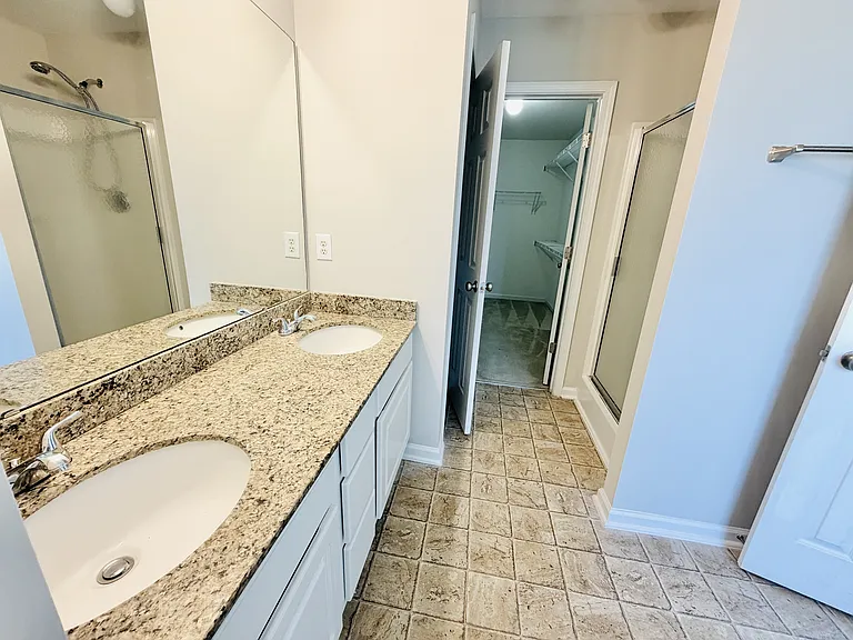 312 Ashmore Ln — Photo 10