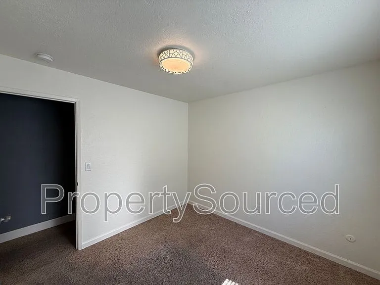 856 Nottingham Dr — Photo 25