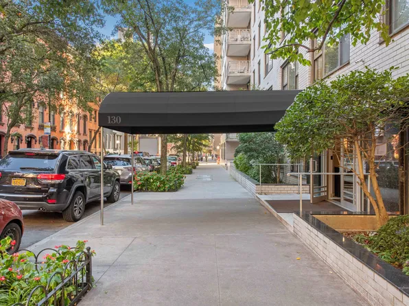 130 East 18th Street image 11 of 12