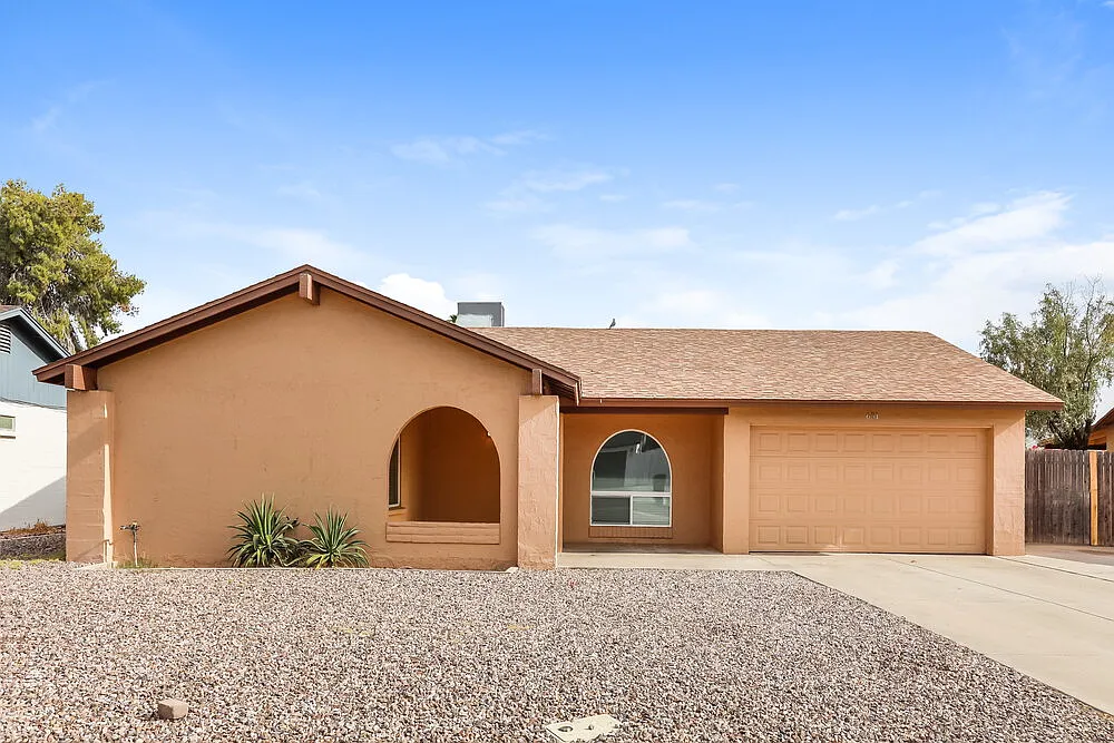 4 bed, 2.0 bath, 1681 sqft, $2,450 — Photo 1