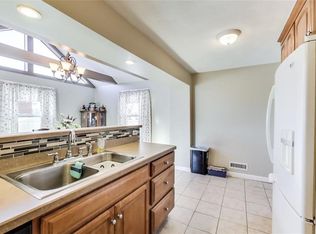 15 Brook Ct, Pawtucket, RI 02861