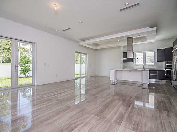 5th image of 8298 NW 33rd Ter