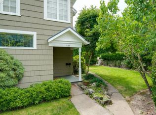 1136 SW Gibbs St, Portland, OR 97239