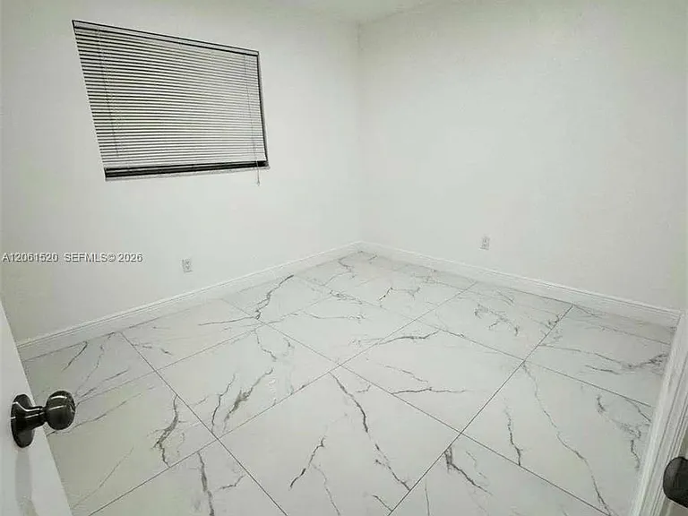 637 SW 1st St — Photo 6
