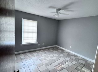 3240 S Mendenhall Rd APT 1A, Port Isabel, TN 38115