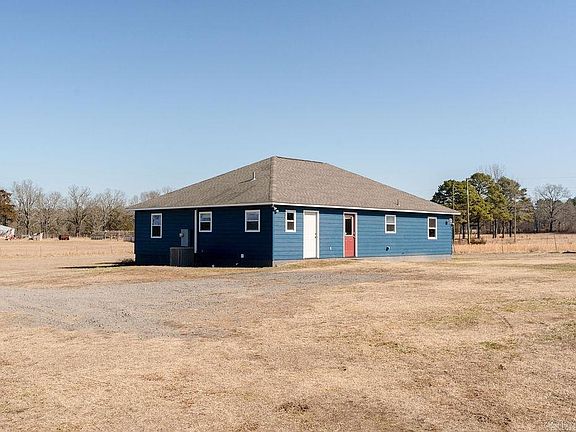 2nd image of 389 Center Chapel Rd