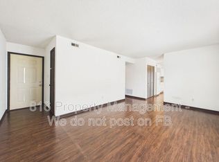 1020 NE Lindsay Ave APT D, Lees Summit, MO 64086