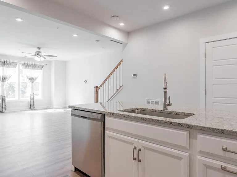 2620 Lassen Walk #A — Photo 13