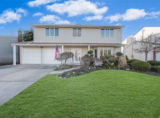 3364 Robbin Ln, Merrick, NY 11566