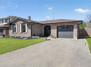 13 Cascade Ct, Saint Catharines, ON L2P 1T5