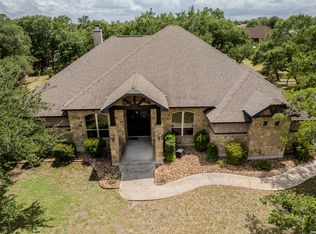 105 Elk Run, La Vernia, TX 78121
